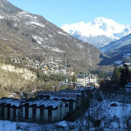 Charmant Studio à Brides-les-Bains avec Balcon et WIFI - FR-1-512-48 *